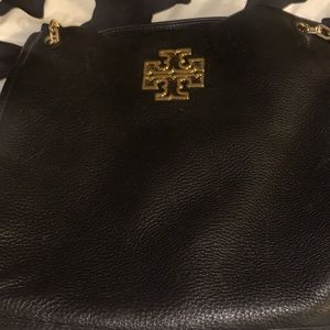 Tory Burch Leather Cross body. Very Cute🥰